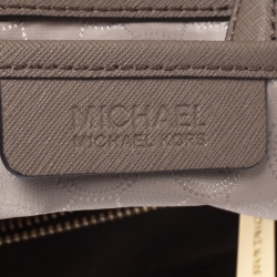 مملوكة مسبقًا حقيبة مايكل م ايكل كورس سينثيا جلد ببيج متوسطة