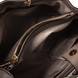 مملوكة مسبقًا حقيبة مايكل مايكل كورس سينثيا جلد ببيج متوسطة