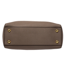 مملوكة مسبقًا حقيبة مايكل مايكل كورس سينثيا جلد ببيج متوسطة