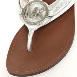 Pre Owned MICHAEL Michael Kors Silver Leather Aubrey Logo Thong Sandals Size 38 