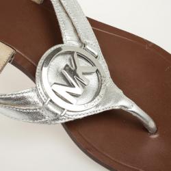 Pre Owned MICHAEL Michael Kors Silver Leather Aubrey Logo Thong Sandals Size 38 