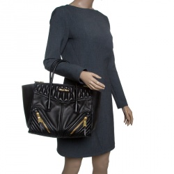 Pre Owned حقيبة يد ميو ميو بيكر جلد مبطنة سوداء