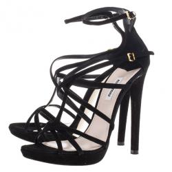 مملوكة مسبقًا Miu Miu Black Suede Crisscross Strappy Sandals Size 38.5