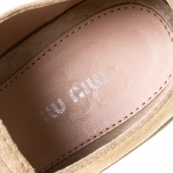 مملوكة مسبقًا Miu Miu Beige/White Suede Cap Toe Low Top Sneakers Size 38.5