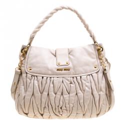 مملوكة مسبقًا Miu Miu Beige Matelasse Lux Leather Coffer Hobo