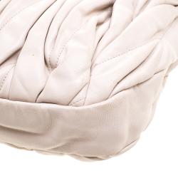 مملوكة مسبقًا Miu Miu Beige Matelasse Lux Leather Coffer Hobo