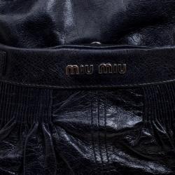 مملوكة مسبقًا Miu Miu Dark Blue Distressed Leather Hobo
