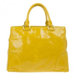 مملوكة مسبقًا Miu Miu Yellow Vitello Shine Tote