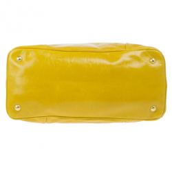 مملوكة مسبقًا Miu Miu Yellow Vitello Shine Tote