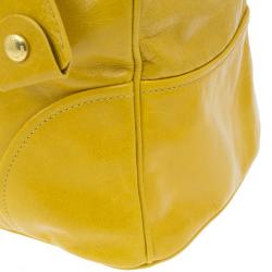 مملوكة مسبقًا Miu Miu Yellow Vitello Shine Tote