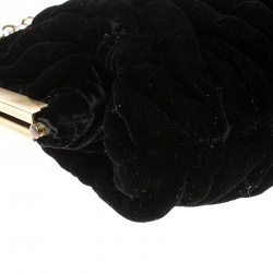 Pre Owned حقيبة كلتش ميو ميو قطيفة سوداء بسلسلة
