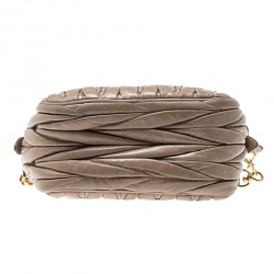 مملوكة مسبقًا حقيبة كتف ميو ميو ميني زيبر جلد نابا مبطنة بنفسجية فاتحة