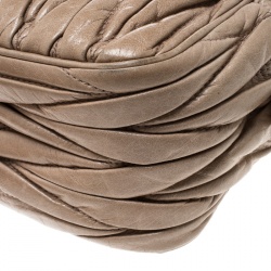 مملوكة مسبقًا حقيبة كتف ميو ميو ميني زيبر جلد نابا مبطنة بنفسجية فاتحة