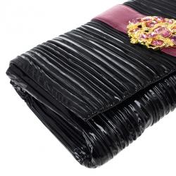 مملوكة مسبقًا Miu Miu Matelassé Embellished Patent Leather Clutch