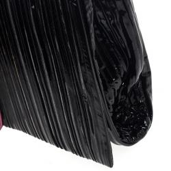 مملوكة مسبقًا Miu Miu Matelassé Embellished Patent Leather Clutch