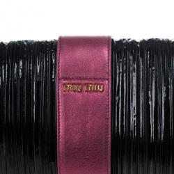 مملوكة مسبقًا Miu Miu Matelassé Embellished Patent Leather Clutch