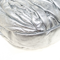 مملوكة مسبقًا Miu Miu Silver Matelasse Leather Coffer Hobo