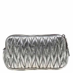 مملوكة مسبقًا Miu Miu Silver Matelasse Leather Double Zip Crossbody Bag