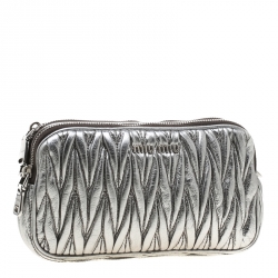 مملوكة مسبقًا Miu Miu Silver Matelasse Leather Double Zip Crossbody Bag