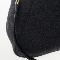مملوكة مسبقًا Miu Miu Grey Wool Felt Oversized Clutch