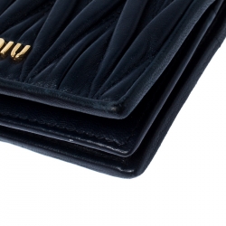 Pre Owned Miu Miu Navy Blue Matelassé Leather Bifold Card Holder