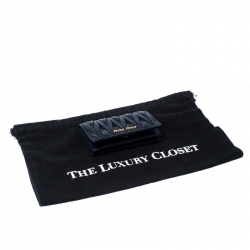 Pre Owned Miu Miu Navy Blue Matelassé Leather Bifold Card Holder