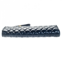 مملوكة مسبقًا  Miu Miu Blue Quilted Leather Clutch