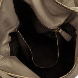 مملوكة مسبقًا Miu Miu Beige Leather Bow Leather Tote