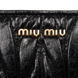مملوكة مسبقًا Miu Miu Black Matelasse Leather Clutch