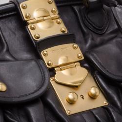 مملوكة مسبقًا Miu Miu Black Mattelasse Large Coffer Tote