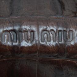 مملوكة مسبقًا Miu Miu Croc Embossed clutch