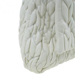 مملوكة مسبقًا حقيبة كتف ميو ميو مادراس جلد كريمي كبيرة