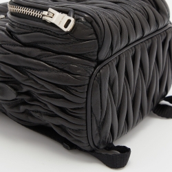 Pre Owned حقيبة ظهر ميو ميو ميني جلد ماتيلاس أسود