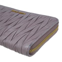 Pre Owned Miu Miu Pink Matelasse Zip-Around Wallet