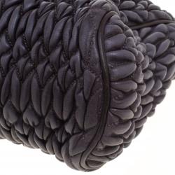 Pre Owned حقيلة كلاتش ميو ميو إطار جلد مبطنة رصاصية داكنة