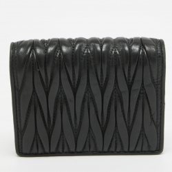 Pre Owned Miu Miu Black Matelassé Leather Bifold Card Holder