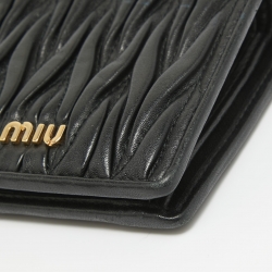 Pre Owned Miu Miu Black Matelassé Leather Bifold Card Holder