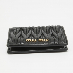 Pre Owned Miu Miu Black Matelassé Leather Bifold Card Holder