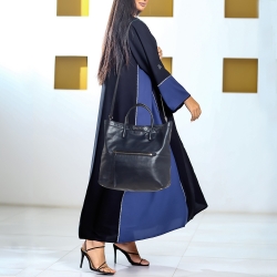 مملوكة مسبقًا Miu Miu Navy Blue Vitello Soft Leather Front Pocket Shopper Tote
