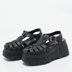 مملوكة مسبقًا Miu Miu Black Rubber Eva Platform Sandals Size 37
