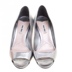 Pre Owned حذاء كعب عالي ميو ميو مقدمة مفتوحة مزخرف كريستال جلد فضي ميتالك