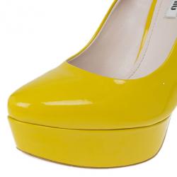 مملوكة مسبقًا Miu Miu Yellow Patent Leather Platform Pumps Size 40.5