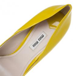 مملوكة مسبقًا Miu Miu Yellow Patent Leather Platform Pumps Size 40.5