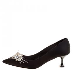 Pre Owned حذاء كعب عالي ميو ميو ساتان أسود مزخرف كريستال ولؤلؤ مقدمة مدببة مقاس 36