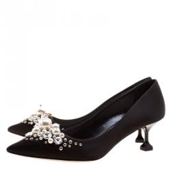 Pre Owned حذاء كعب عالي ميو ميو ساتان أسود مزخرف كريستال ولؤلؤ مقدمة مدببة مقاس 36