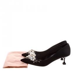 Pre Owned حذاء كعب عالي ميو ميو ساتان أسود مزخرف كريستال ولؤلؤ مقدمة مدببة مقاس 36