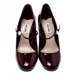 مملوكة مسبقًا Miu Miu Burgundy Patent Leather Crystal Embellished Buckle Mary Jane Pumps Size 38
