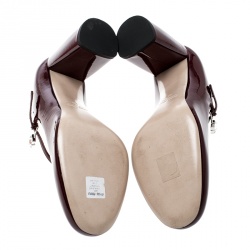 مملوكة مسبقًا Miu Miu Burgundy Patent Leather Crystal Embellished Buckle Mary Jane Pumps Size 38