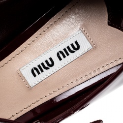 مملوكة مسبقًا Miu Miu Burgundy Patent Leather Crystal Embellished Buckle Mary Jane Pumps Size 38