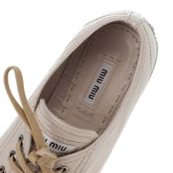 مملوكة مسبقًا Miu Miu Nude Patent Leather Jewel Studded Cap Toe Sneakers Size 38